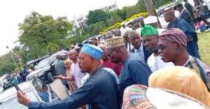 1759327372070 1759327372070